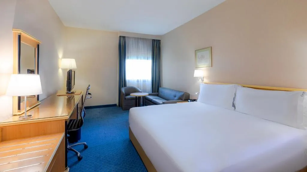 Standard King Room with Pool View