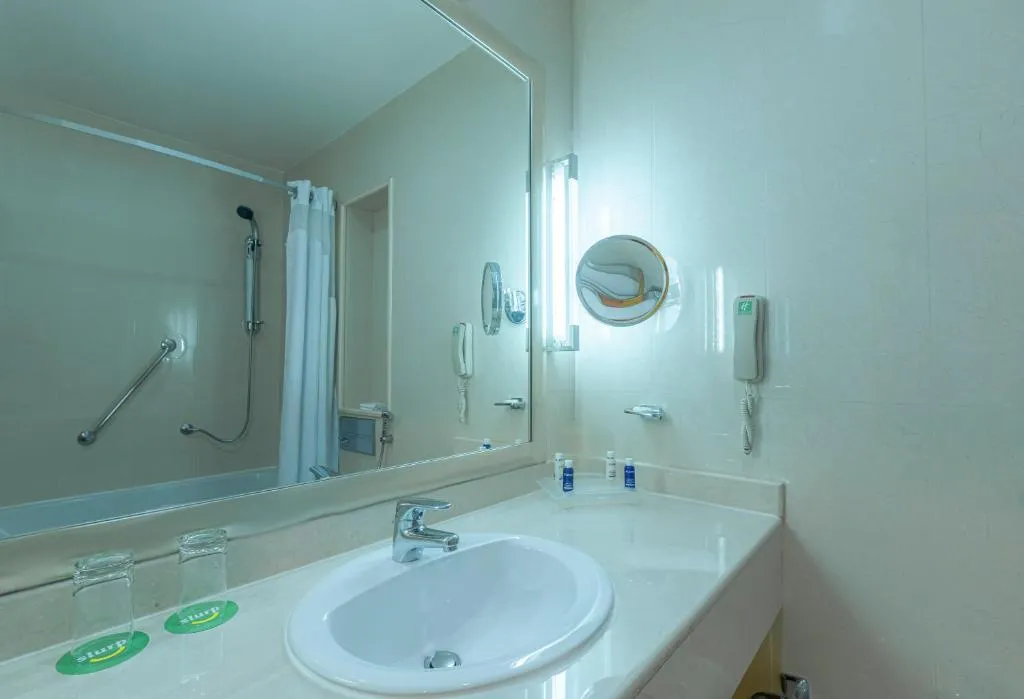 Standard Twin Room with Garden View
